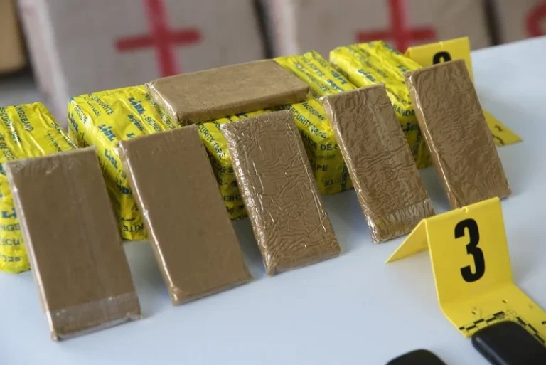 ✅ عملية أمنية بسلا تطيح بمبحوث عنه بحوزته ثمانية كيلوغرامات من الشيرا